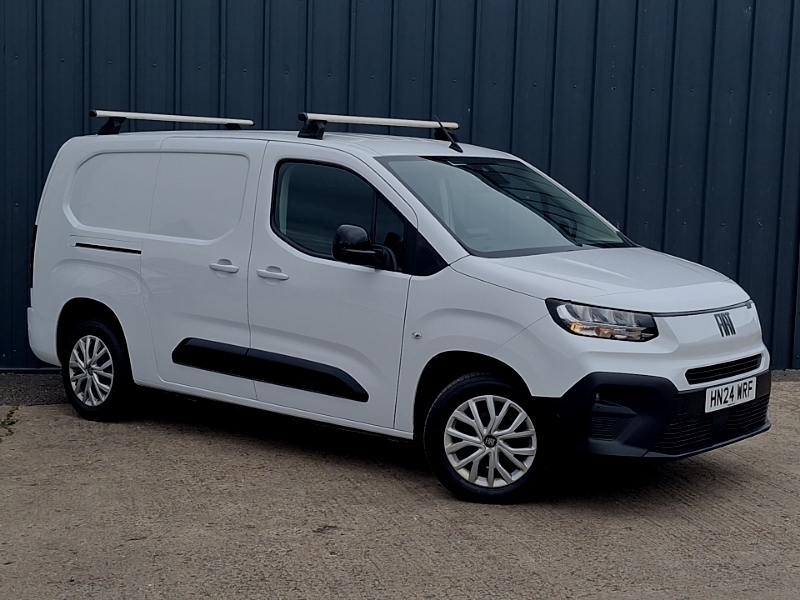 Fiat Doblo Mpv White #7
