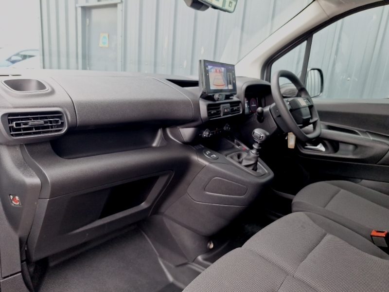 Fiat Doblo 1.5 Multijet 100 H1 Van White #5