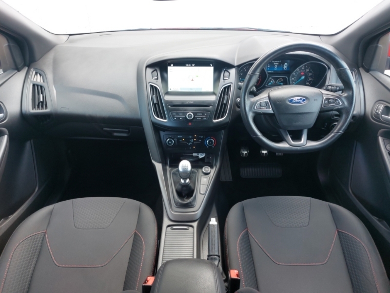 Ford Focus 1.0 Ecoboost 140 St-line Navigation ST18XRY Red #3