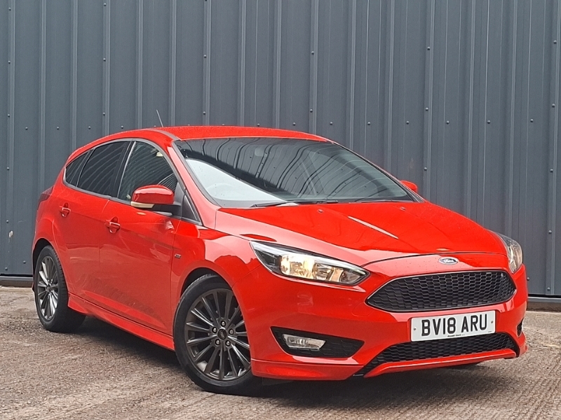 Ford Focus 1.0 Ecoboost 140 St-line Navigation Red