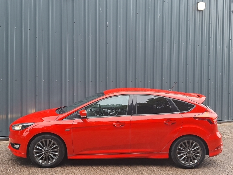 Ford Focus 1.0 Ecoboost 140 St-line Navigation BV18ARU Red #4