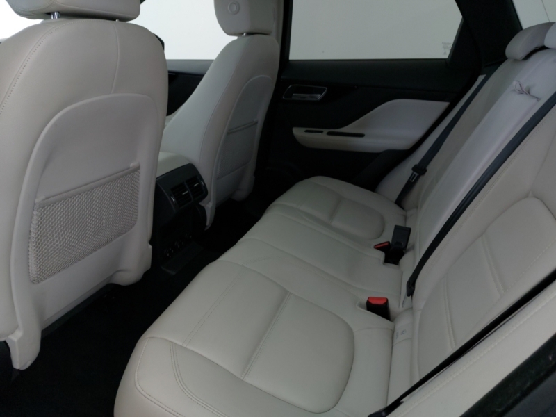 Jaguar F-Pace 2.0 Prestige Awd White #6