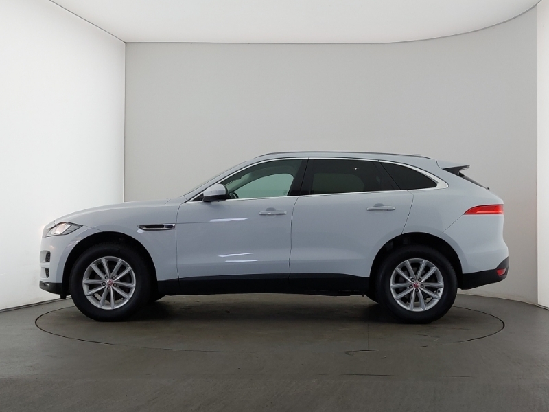 Jaguar F-Pace 2.0 Prestige Awd White #4