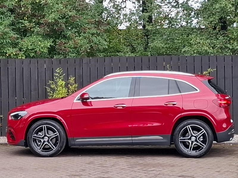 Mercedes-Benz GLA Class Gla 200 Amg Line Executive Red #4