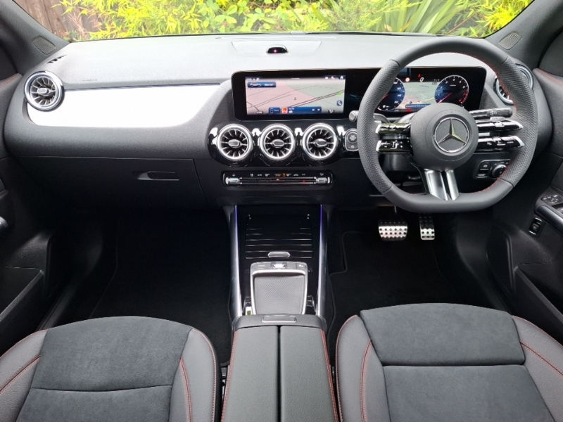 Mercedes-Benz GLA Class Gla 200 Amg Line Executive Black #3
