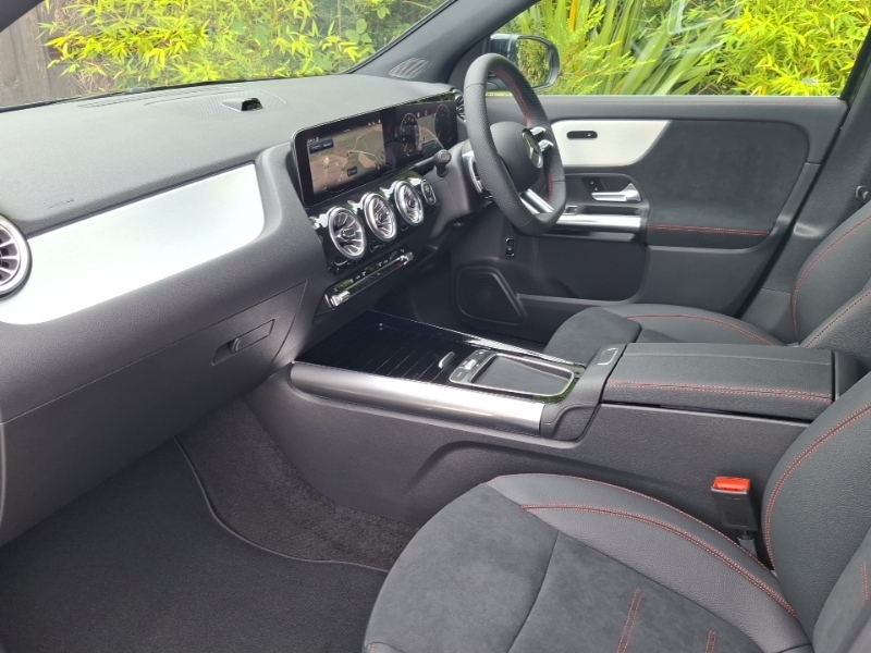 Mercedes-Benz GLA Class Gla 200 Amg Line Executive Black #5
