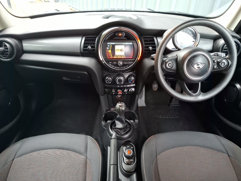 Mini Hatch 1.5 Cooper Classic II SV70USG Black #3