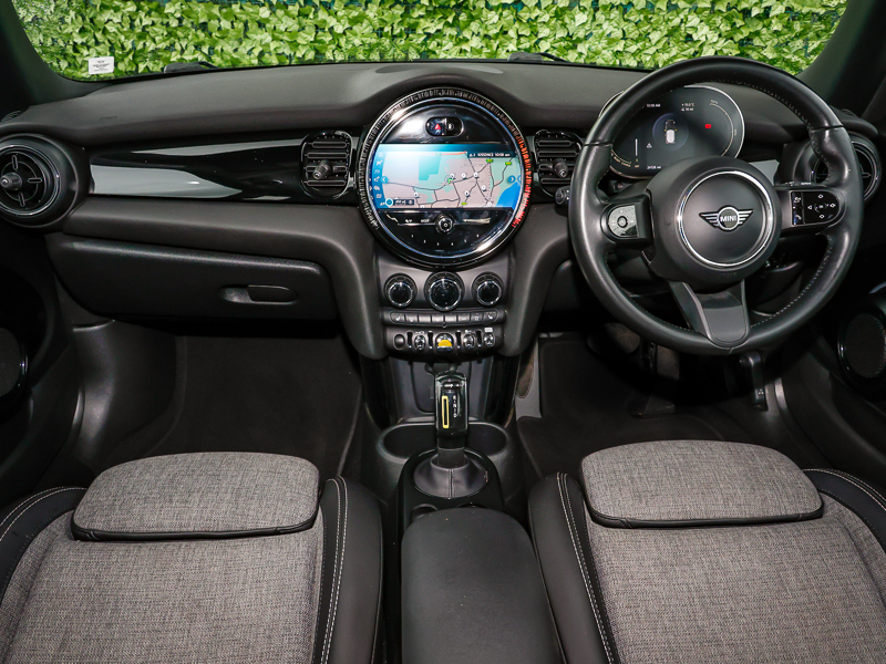 Mini Hatch 135Kw Cooper S Level 2 33Kwh AY22FNR Green #5