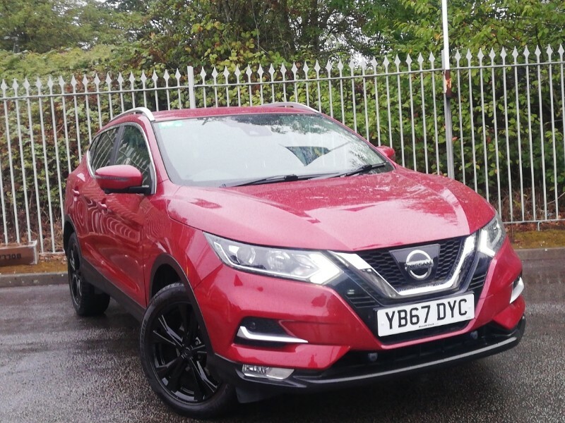 Nissan Qashqai 1.2 Dig-t N-connecta Red