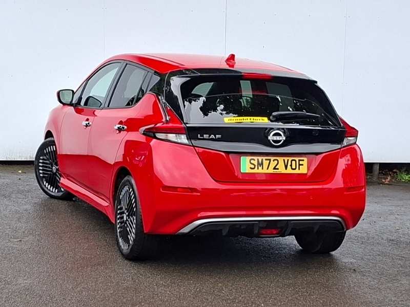 Nissan Leaf 110Kw N-connecta 39Kwh Red #2