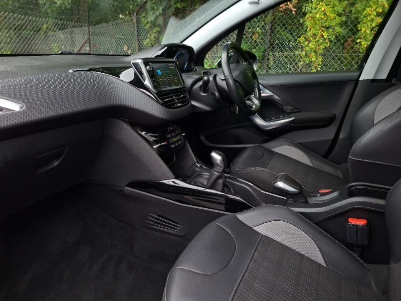 Peugeot 2008 1.2 Puretech Active 2018 Black #5
