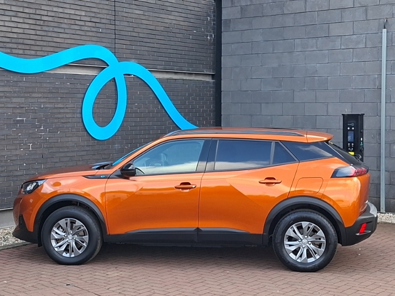 Peugeot e-2008 100Kw Active Premium 50Kwh Orange #4