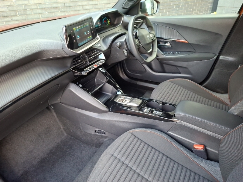Peugeot e-2008 100Kw Active Premium 50Kwh Orange #5