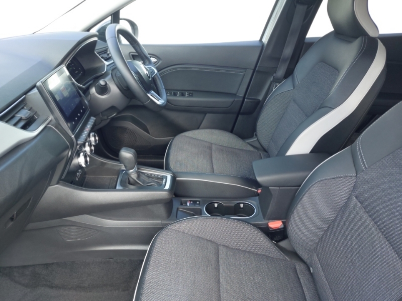 Renault Captur 1.6 E-tech Plug-in Hybrid 160 Techno CL23PHA White #5