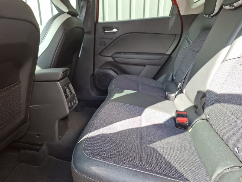 Renault Captur 1.6 E-tech Full Hybrid 145 Techno SW24EGZ Black #6