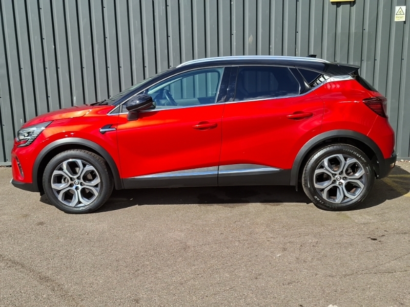 Renault Captur 1.6 E-tech Full Hybrid 145 Techno SW24EGZ Black #4