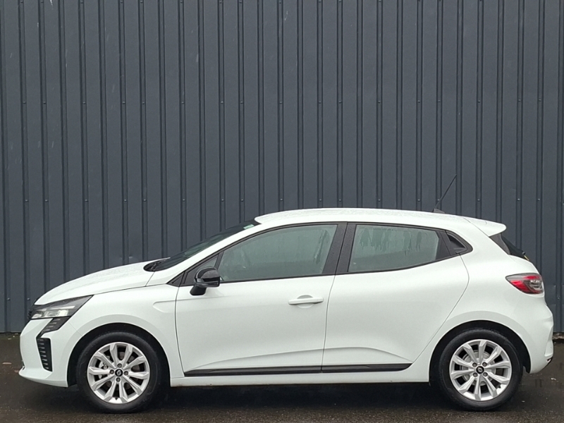 Renault Clio 1.6 E-tech Full Hybrid 145 Evolution SB25XHC White #4
