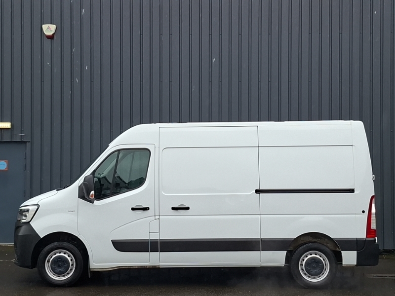 Renault Master Mm35 Blue Dci 135 Start Medium Roof Van White #4