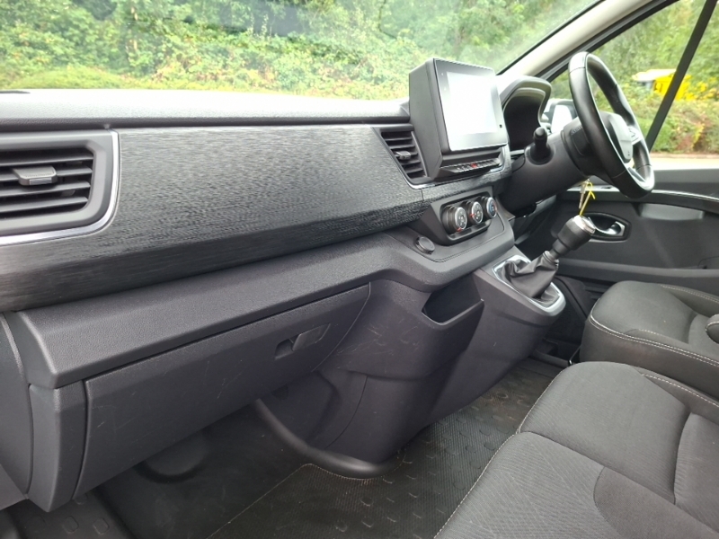 Renault Trafic Ll30 Blue Dci 130 Extra Safety Van White #5