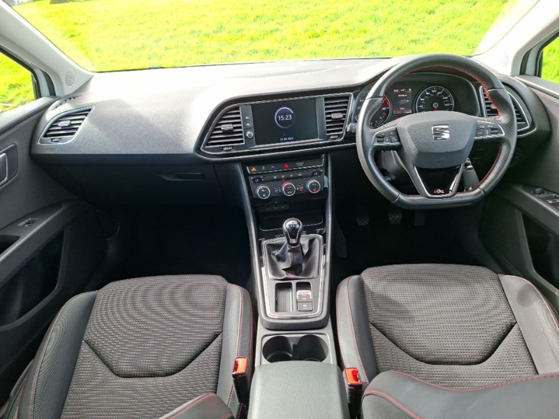 Seat Leon 1.5 Tsi Evo Fr Ez FG69JVR White #3