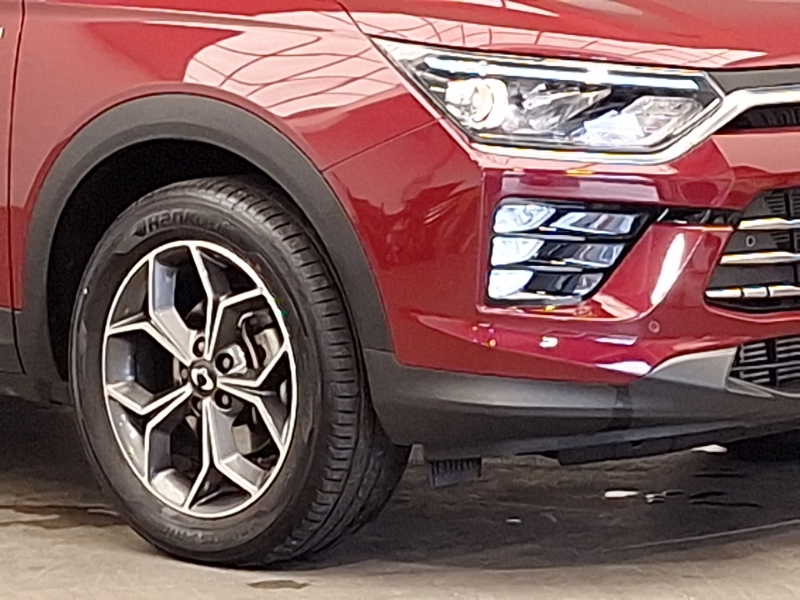 SsangYong Korando Ultimate E-motion Black #20