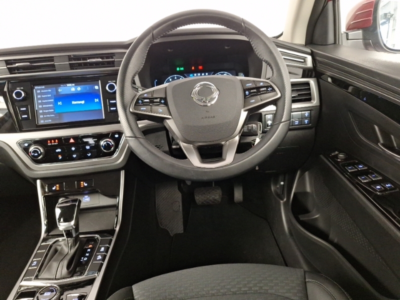 SsangYong Korando Ultimate E-motion Black #8