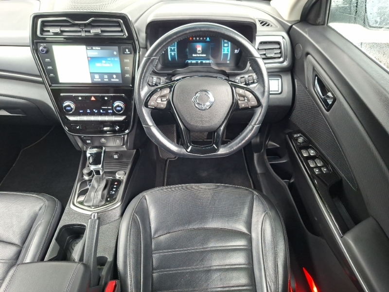 SsangYong Tivoli Hatchback Blue #8