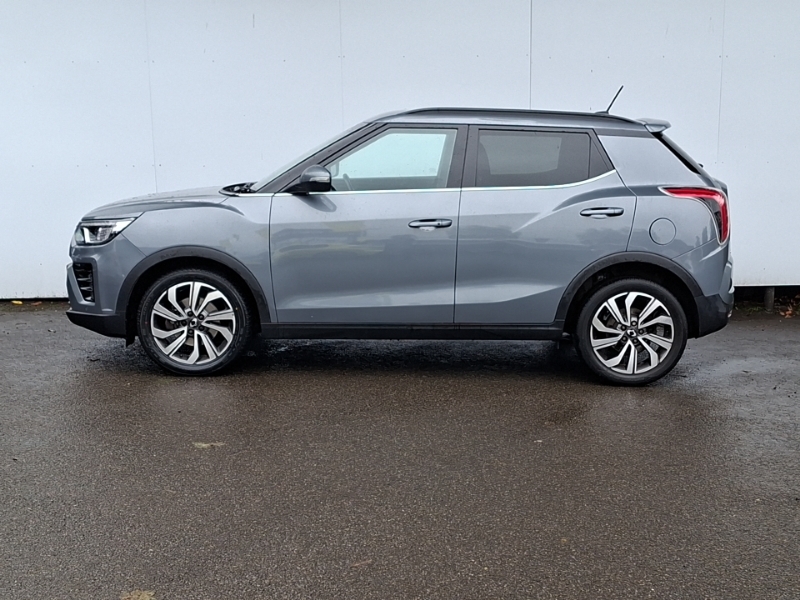 SsangYong Tivoli Hatchback Blue #4