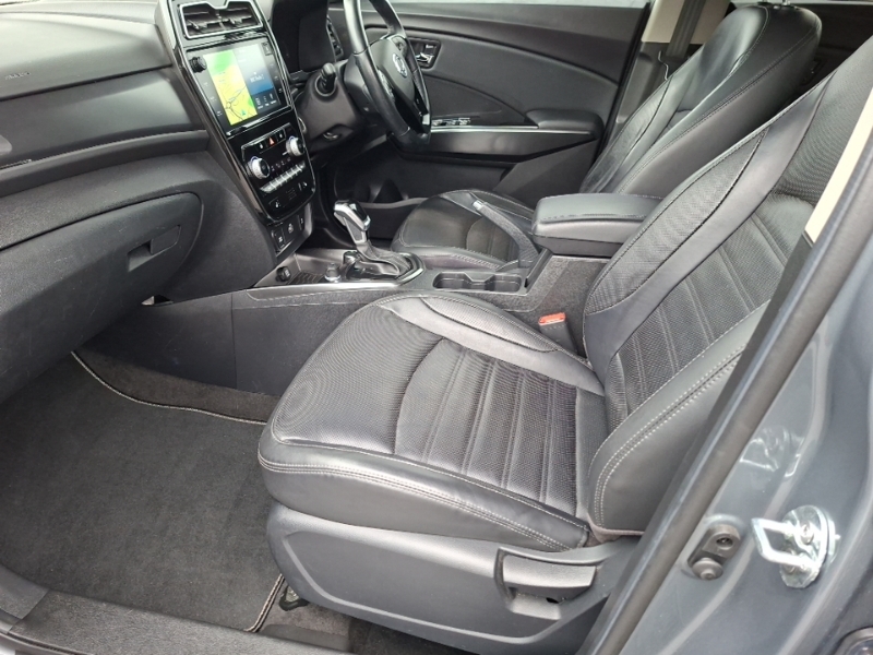 SsangYong Tivoli Hatchback Blue #5