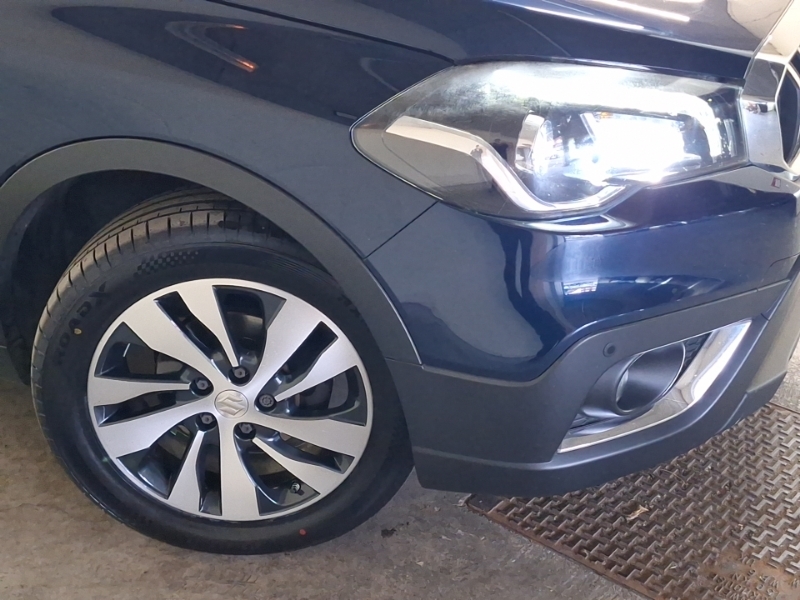 Suzuki SX4 S Cross Hatchback White #20
