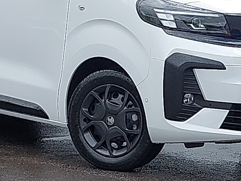 Vauxhall Vivaro Mpv White #18