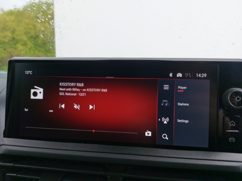 Vauxhall Vivaro Mpv White #11