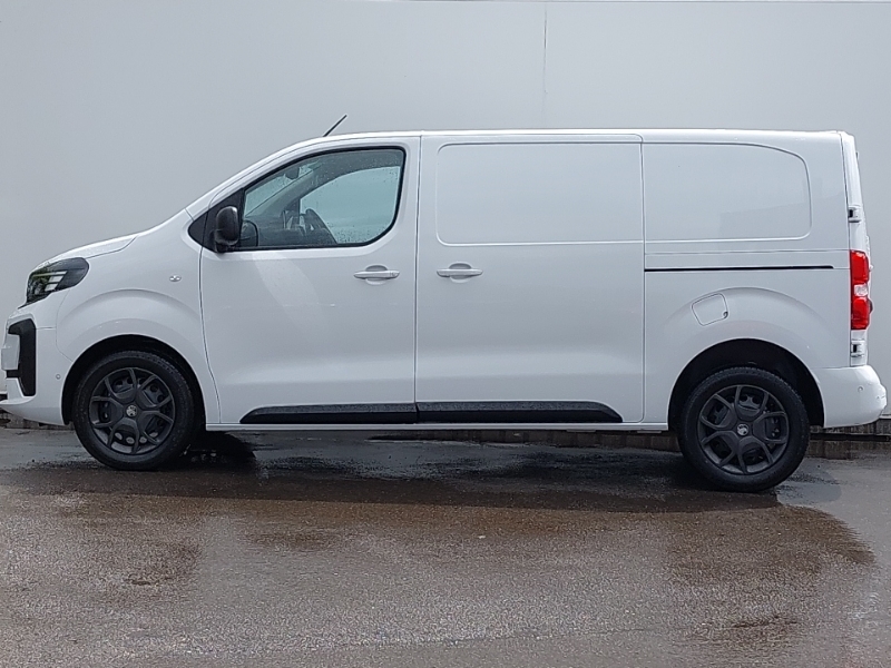 Vauxhall Vivaro Mpv White #4