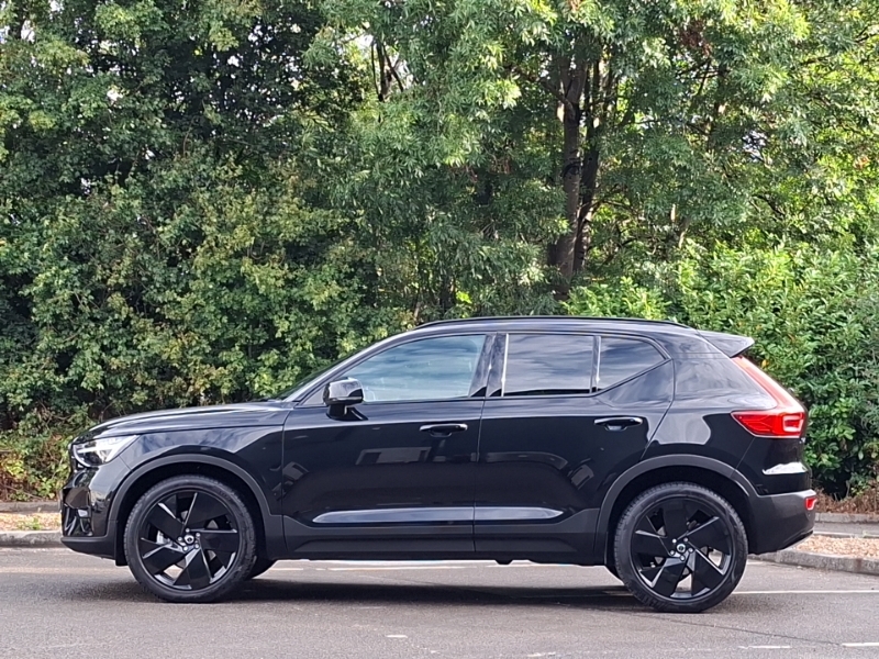 Volvo XC40 2.0 B4p Plus Black Edition RO75MPX Black #4