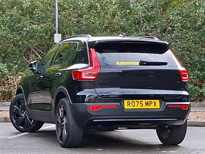 Volvo XC40 2.0 B4p Plus Black Edition RO75MPX Black #2