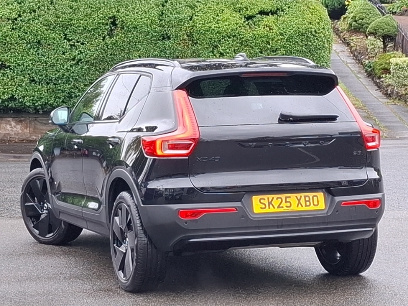 Volvo XC40 2.0 B3p Plus Black Edition SK25XBO Black #2