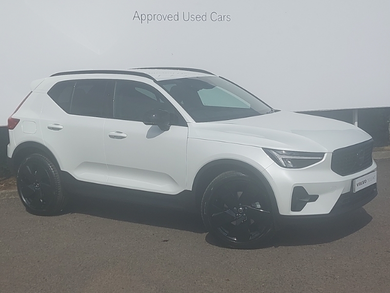 Volvo XC40 2.0 B3p Plus Black Edition SO26AVC White #5