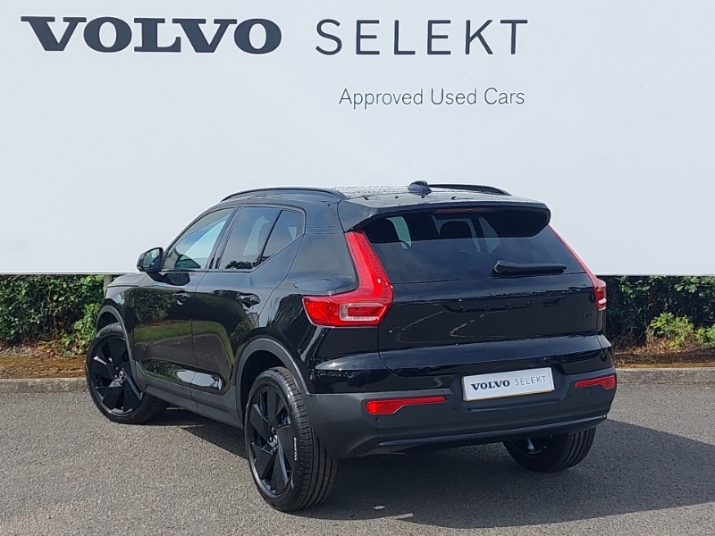 Volvo XC40 2.0 B3p Plus Black Edition SM26ZZE Black #2