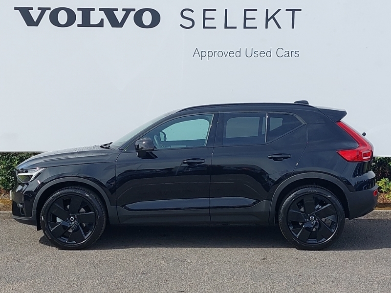 Volvo XC40 2.0 B3p Plus Black Edition SM26ZZE Black #4