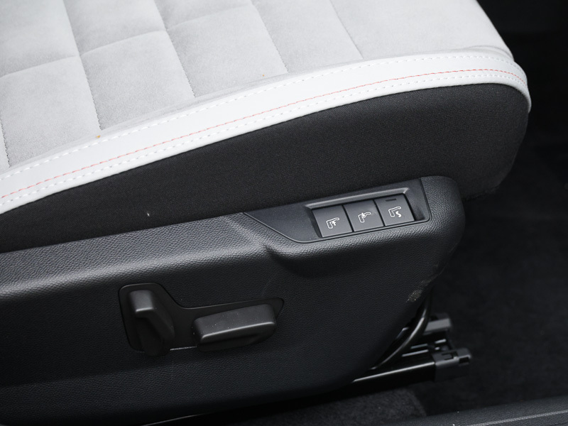 Citroen C4 1.2 130 Max Black #16