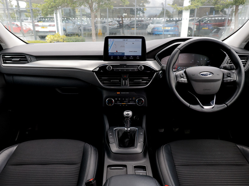 Ford Kuga 1.5 Ecoboost 150 Titanium First Edition BG70EKJ White #3