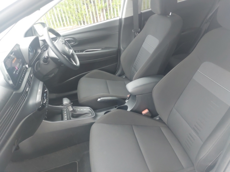 Hyundai Bayon 1.0 Tgdi Premium Dct White #5
