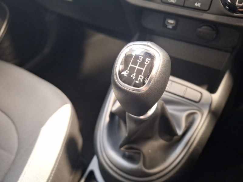 Hyundai I10 Hatchback  #17