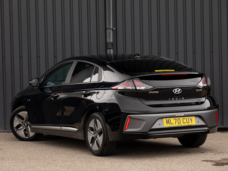 Hyundai Ioniq 1.6 Gdi Hybrid Premium Se Dct Black #2
