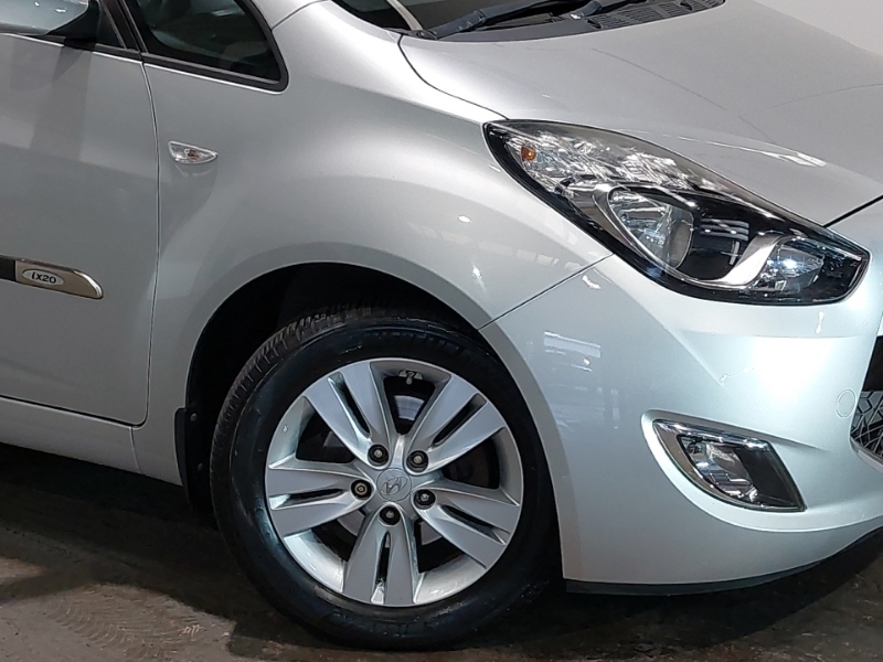 Hyundai Ix20 1.6L Active White #20