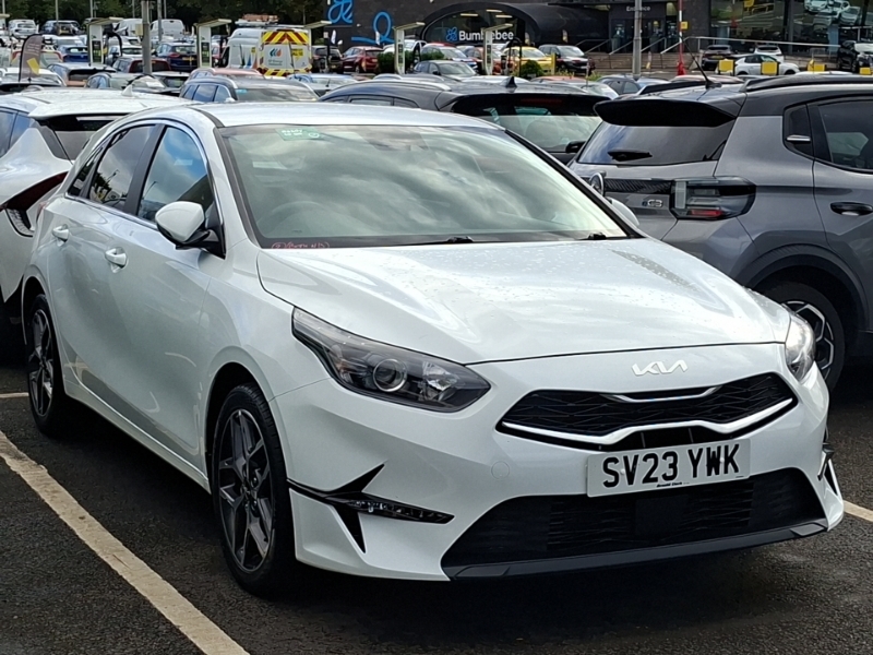 Kia Ceed 1.5T Gdi Isg 3 SV23YWK White