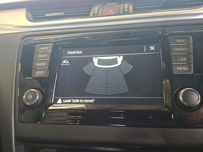 Skoda Rapid Spaceback Spaceback Se Sport Tsi White #9