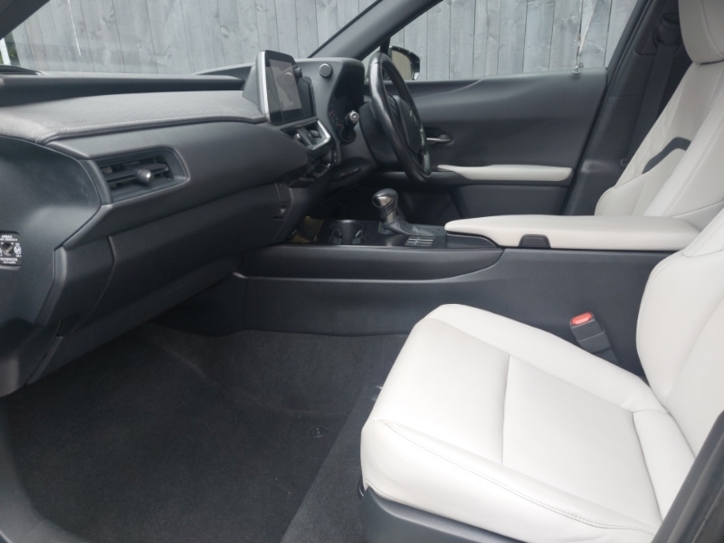 Lexus UX 250H 2.0 F-sport Design Cvt Black #5
