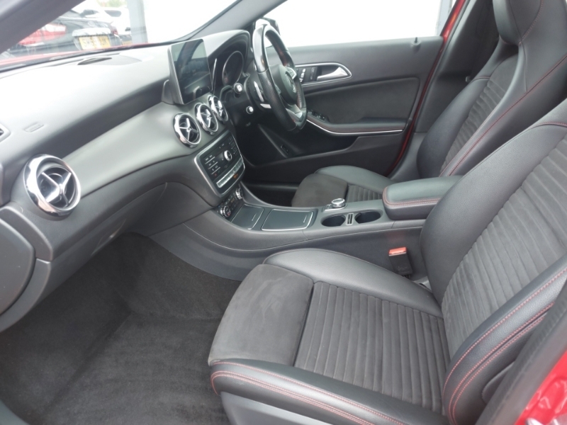 Mercedes-Benz GLA Class Gla 220D 4Matic Amg Line Prem Plus PY67KKG Red #5