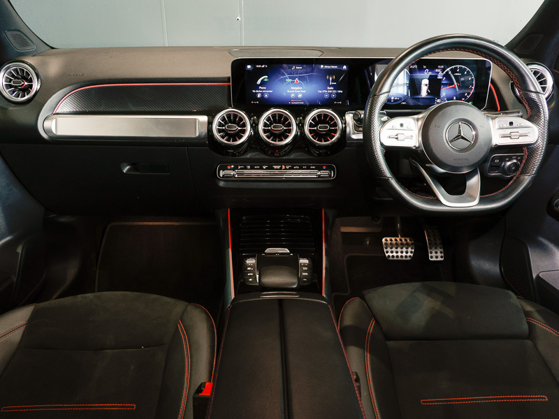 Mercedes-Benz GLB Class Glb 200 Amg Line Premium Night Ed 7G-tronic Red #3